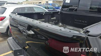 2019 Nissan TITAN SV Crew Cab Short Bed - zdjęcie 45 z 51 - miniatura