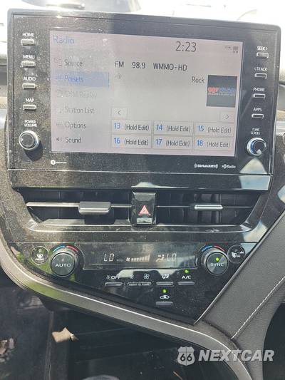 2024 Toyota Camry SE - zdjęcie 6 z 31 - miniatura