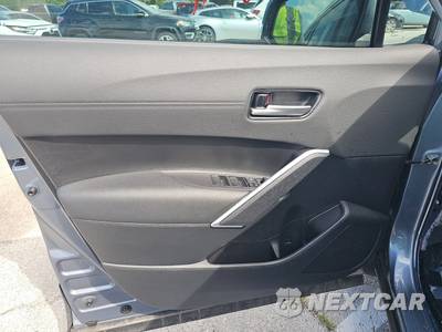 2023 Toyota Corolla Cross Hybrid XSE - zdjęcie 15 z 37 - miniatura