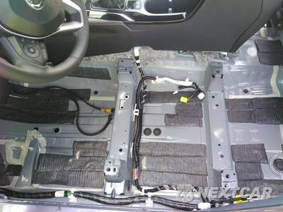 2023 Toyota Corolla Cross Hybrid XSE - zdjęcie 31 z 37 - miniatura