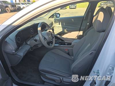 2025 Hyundai Elantra SEL Convenience - zdjęcie 13 z 24 - miniatura