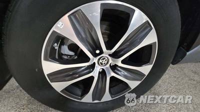 2022 Toyota XLE - zdjęcie 3 z 3 - miniatura