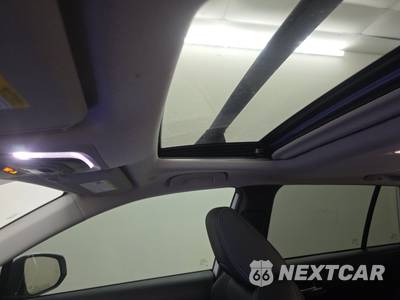 2024 Toyota Corolla Cross XLE - zdjęcie 17 z 19 - miniatura