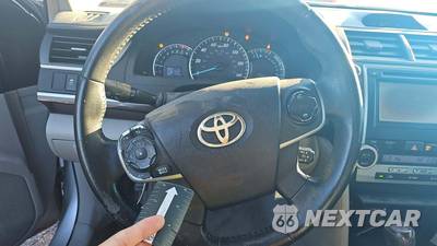 2013 Toyota Camry XLE - zdjęcie 31 z 47 - miniatura