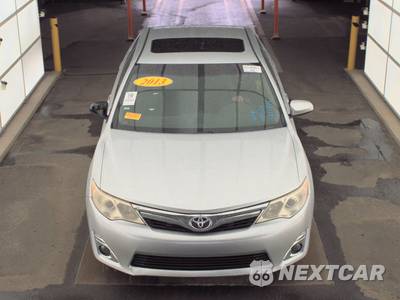 2013 Toyota Camry XLE - zdjęcie 2 z 47 - miniatura
