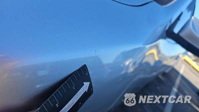 2013 Toyota Camry XLE - zdjęcie 39 z 47 - miniatura