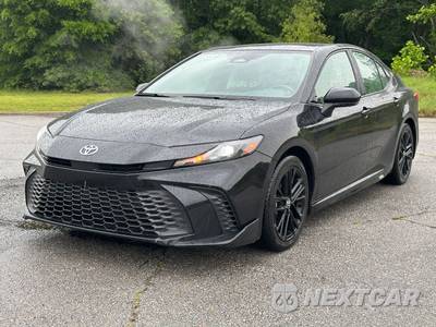 2025 Toyota Camry SE - zdjęcie 1 z 37 - miniatura