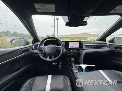 2025 Toyota Camry SE - zdjęcie 14 z 37 - miniatura