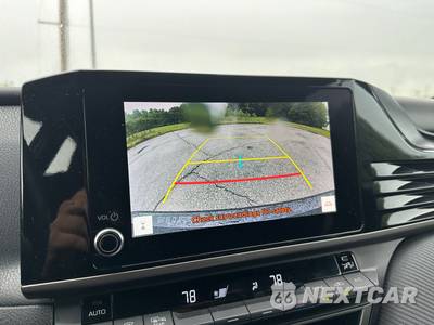 2025 Toyota Camry SE - zdjęcie 22 z 37 - miniatura