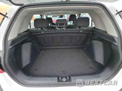 2025 Hyundai Venue SEL - zdjęcie 16 z 39 - miniatura