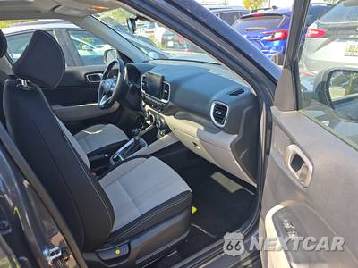 2025 Hyundai Venue SEL - zdjęcie 8 z 27 - miniatura
