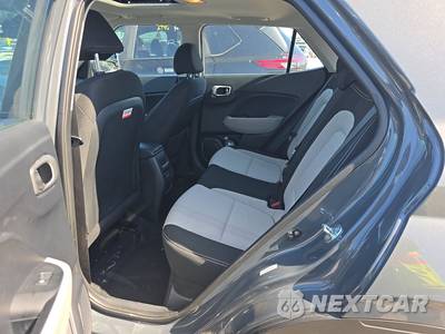 2025 Hyundai Venue SEL - zdjęcie 13 z 27 - miniatura