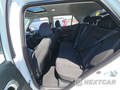 2025 Hyundai Venue SEL - zdjęcie 13 z 28 - miniatura