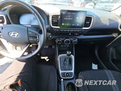 2025 Hyundai Venue SEL - zdjęcie 11 z 28 - miniatura