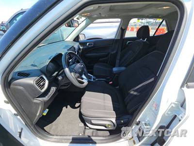 2025 Hyundai Venue SEL - zdjęcie 7 z 28 - miniatura