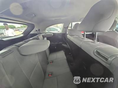 2023 Toyota Highlander LE - zdjęcie 14 z 21 - miniatura