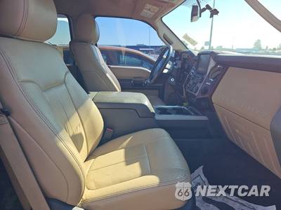 2013 Ford Super Duty F-250 Lariat Crew Cab Medium Bed - zdjęcie 8 z 17 - miniatura