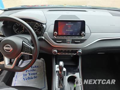 2025 Nissan Altima SR - zdjęcie 11 z 20 - miniatura