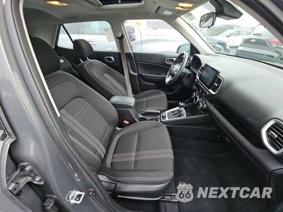 2025 Hyundai Venue SEL - zdjęcie 8 z 26 - miniatura