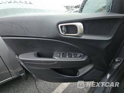 2025 Hyundai Venue SEL - zdjęcie 9 z 26 - miniatura