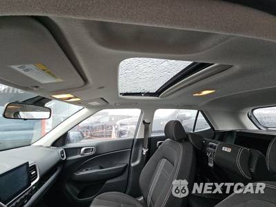 2025 Hyundai Venue SEL - zdjęcie 17 z 26 - miniatura