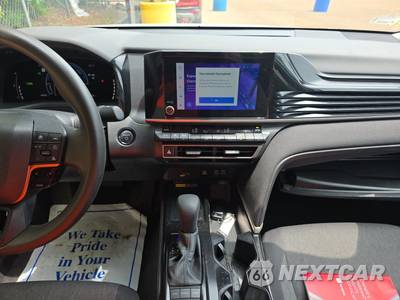 2025 Toyota Camry LE - zdjęcie 11 z 23 - miniatura