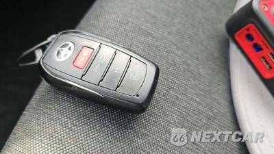 2025 Toyota Camry LE - zdjęcie 18 z 23 - miniatura