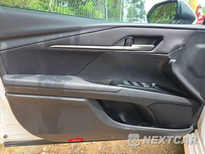 2025 Toyota Camry LE - zdjęcie 9 z 23 - miniatura