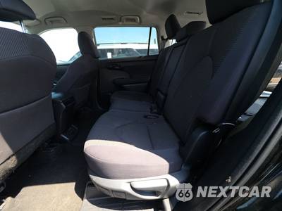 2024 Toyota Highlander LE - zdjęcie 13 z 32 - miniatura