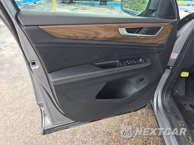 2025 Volkswagen Atlas 2.0T SE w/Technology - zdjęcie 9 z 22 - miniatura