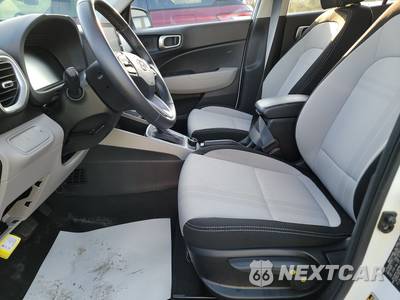 2025 Hyundai Venue SEL - zdjęcie 7 z 22 - miniatura