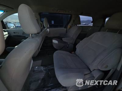 2014 Toyota Sienna L 7-Passenger 119.3" WB - zdjęcie 13 z 43 - miniatura