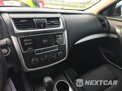 2017 Nissan Altima 2.5 SR - zdjęcie 11 z 36 - miniatura