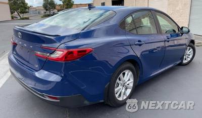 2026 Toyota Camry LE - zdjęcie 5 z 11 - miniatura