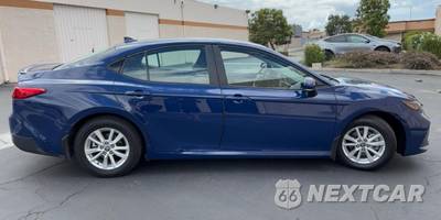 2026 Toyota Camry LE - zdjęcie 4 z 11 - miniatura