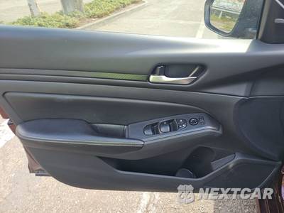 2024 Nissan Altima SV - zdjęcie 9 z 36 - miniatura