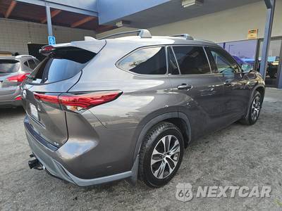 2021 Toyota Highlander XLE - zdjęcie 4 z 25 - miniatura
