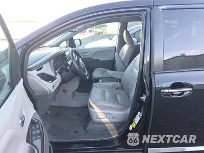 2020 Toyota Sienna XLE 8-Passenger 119.3" WB - zdjęcie 13 z 31 - miniatura