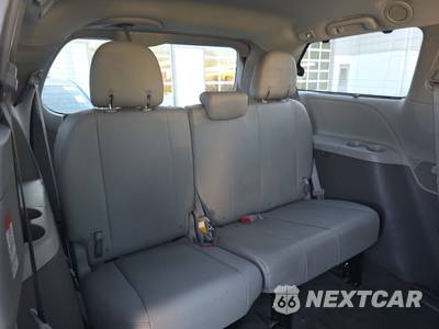 2020 Toyota Sienna XLE 8-Passenger 119.3" WB - zdjęcie 20 z 31 - miniatura