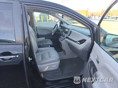 2020 Toyota Sienna XLE 8-Passenger 119.3" WB - zdjęcie 14 z 31 - miniatura