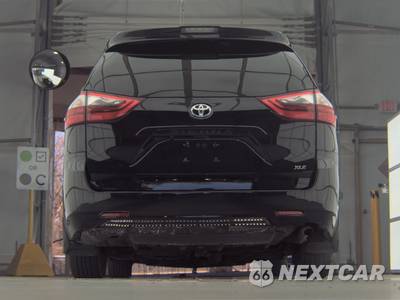 2020 Toyota Sienna XLE 8-Passenger 119.3" WB - zdjęcie 7 z 31 - miniatura
