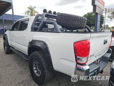 2017 Toyota Tacoma SR5 Crew Cab Medium Bed - zdjęcie 6 z 25 - miniatura