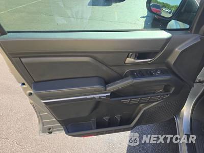 2025 Toyota Tacoma TRD Sport Crew Cab Medium Bed - zdjęcie 9 z 19 - miniatura