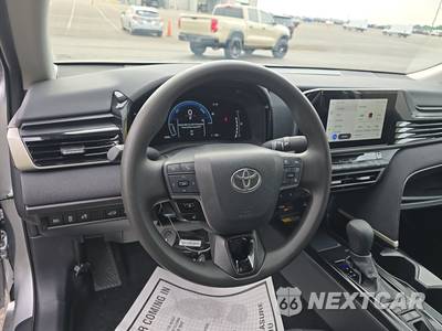 2025 Toyota Camry LE - zdjęcie 10 z 20 - miniatura