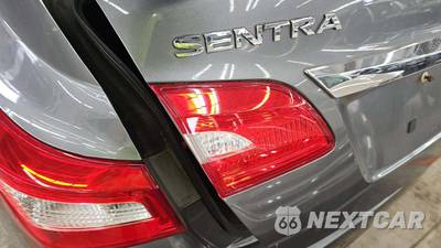 2016 Nissan Sentra SL - zdjęcie 37 z 44 - miniatura
