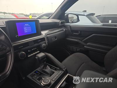 2025 Toyota Tacoma SR5 Crew Cab Medium Bed - zdjęcie 11 z 21 - miniatura