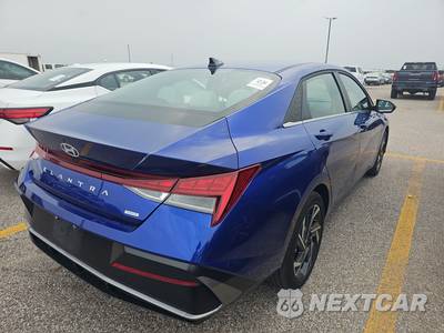 2025 Hyundai Elantra Hybrid Limited - zdjęcie 4 z 17 - miniatura
