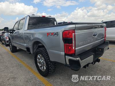 2024 Ford Super Duty F-250 Lariat Crew Cab Medium Bed - zdjęcie 6 z 22 - miniatura