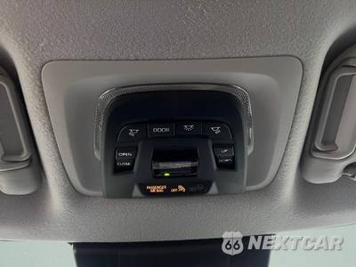 2024 Toyota Corolla Cross XLE - zdjęcie 8 z 31 - miniatura