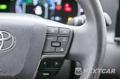 2025 Toyota Camry LE - zdjęcie 28 z 36 - miniatura